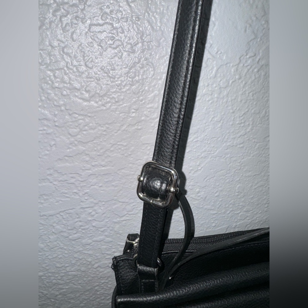 Rosetti black purse multiple compartments adjustable straps - Picture 3 of 15